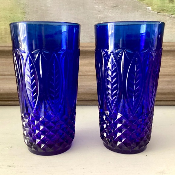 Set of 2 Vintage Cobalt Blue Arcoroc Drinking Glasses France Leaf Diamond 12 Oz - Picture 1 of 12